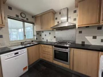 Charming 3 bedroom semi detached house for rent in Royds Park.