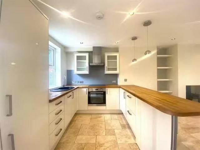 Charming 3 bedroom semi detached house for rent in West Parade.