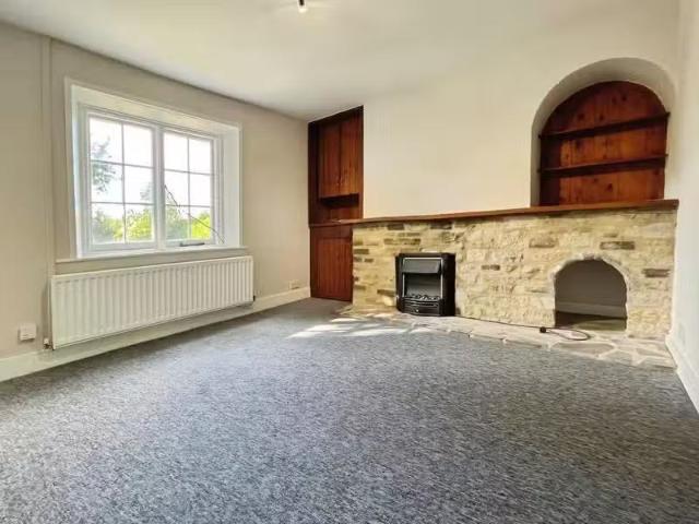 Just in! 3 bedroom semi detached house for rent in Witchampton.