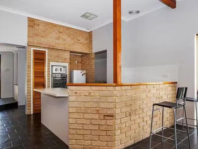 Cozy 3 Bimble Close, South Lake, WA 6164