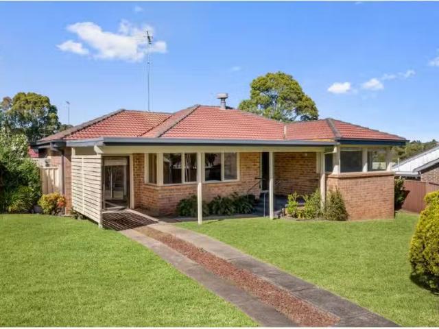 Just in! 3 BR 3 Tremlow Crescent, AMBARVALE House for rent Li.