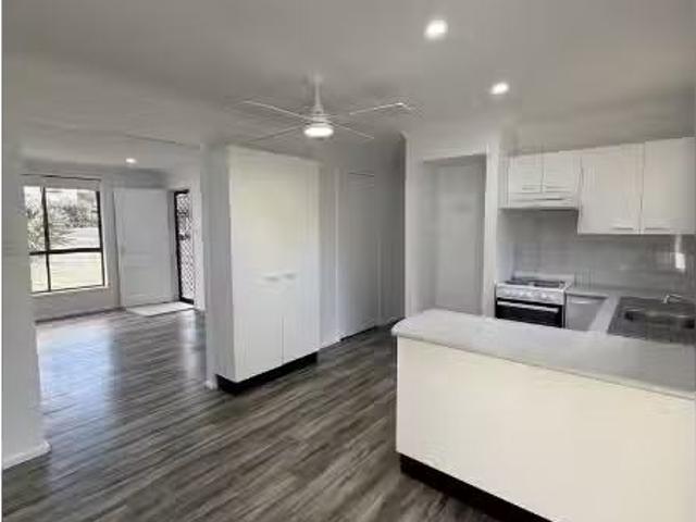 Charming 3 BR 3 Boyd Avenue, LEMON TREE PASSAGE House for rent.