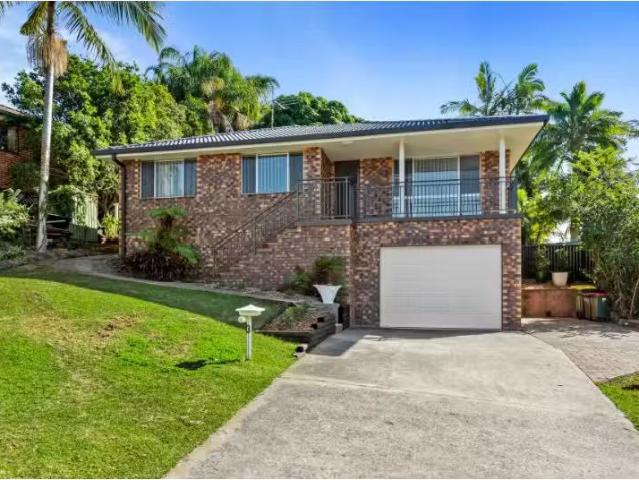 Unique 3 BR 3 Oleander Avenue, Port Macquarie House for rent.