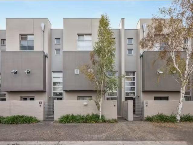 Cheap 3 BR 10/50 Mary Street, UNLEY House for rent Listed by.