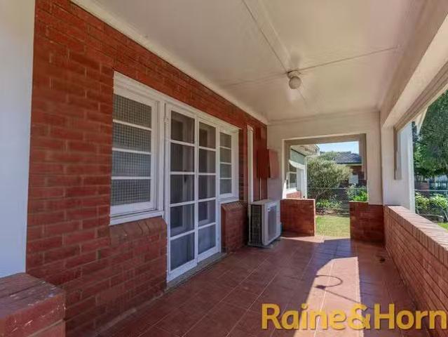 Deal! 3 BR 109 Merilba Street, Narromine, NSW 2821