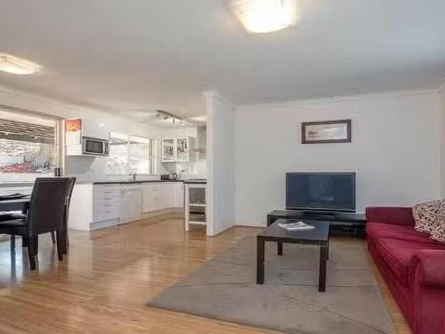Rental! 3 BR 109 Camberwarra Drive, Craigie, WA 6025