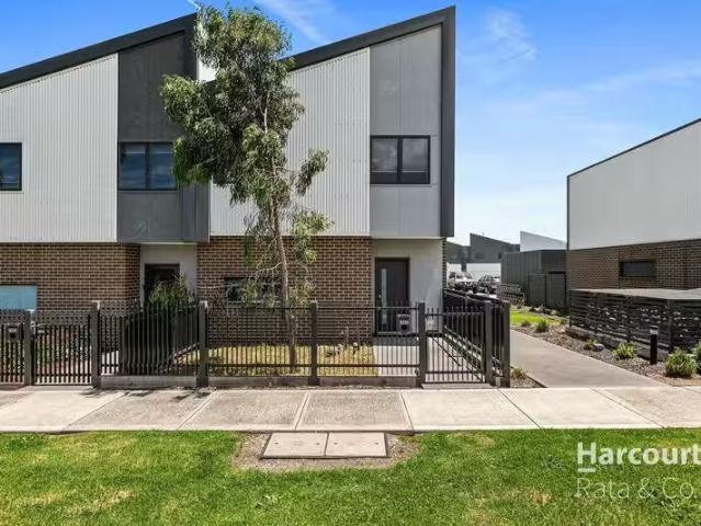 Deal! 3 BR 1033 Edgars Road, Wollert, VIC 3750 Unit for Rent