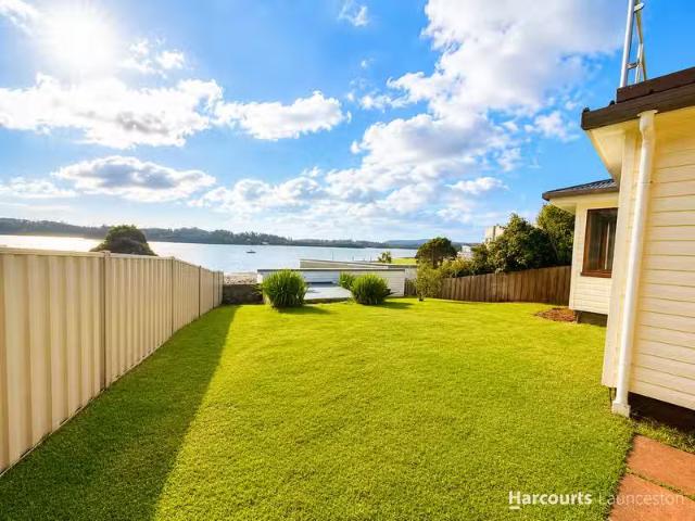 Just in! 3 BR 10 Eton Street, BEAUTY POINT, TAS 7270 House f.