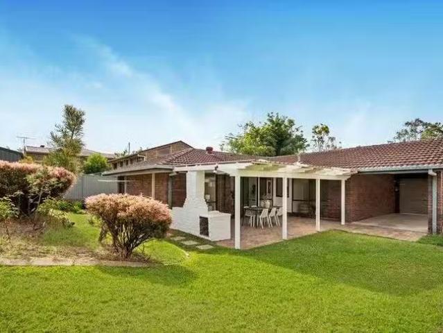 Just in! 3 BR 10 Juba Street, Riverhills, QLD 4074
