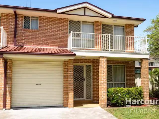 For Rent! 3 BR 1/14 16 Marcia Street, TOONGABBIE, NSW 2146 D.