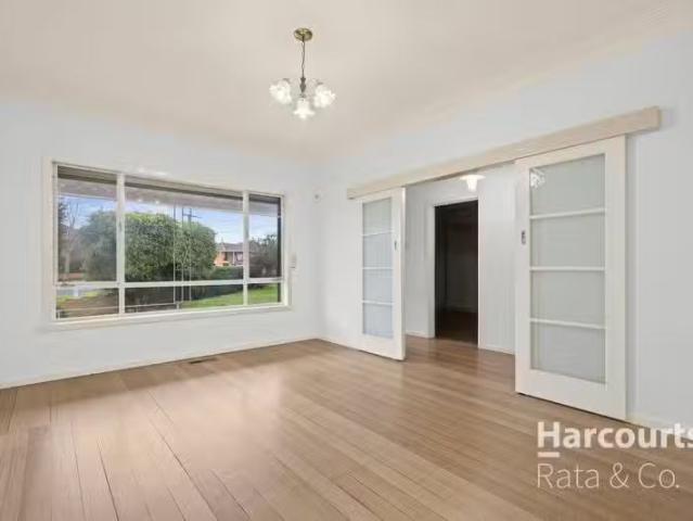 Charming 3 BR 116 Mount View Road, Lalor, VIC 3075 House for.