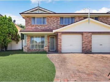 For Rent! 3 BR 1/18 Wellwood Avenue, Moorebank Townhouse for r.