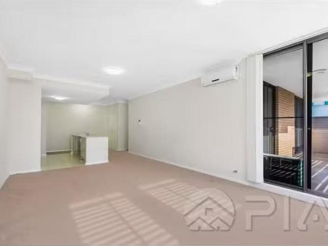Rental! 3 BR 111/80 82 Tasman Parade, Fairfield West Apartment.