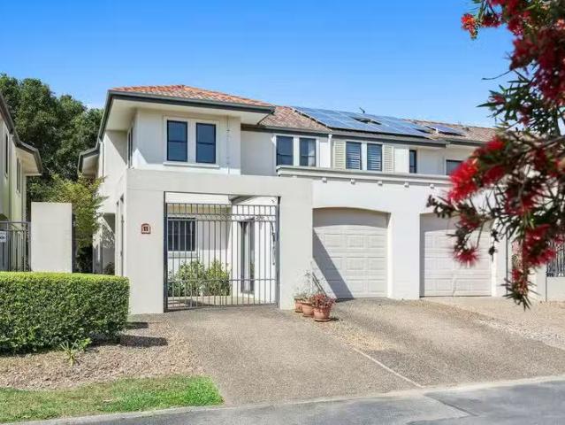 New 3 BR 11/226 Cheltenham Drive, Robina, QLD 4226 Townhouse.