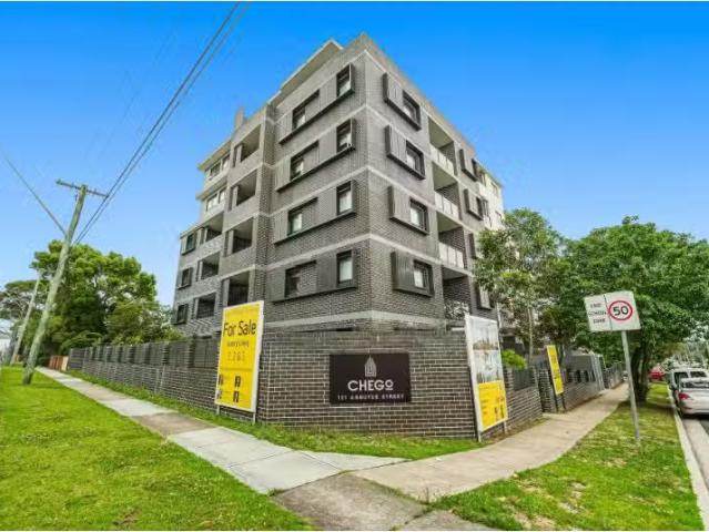 Cozy 3 BR 113/121 Arbutus Street, Canley Heights Apartment for.