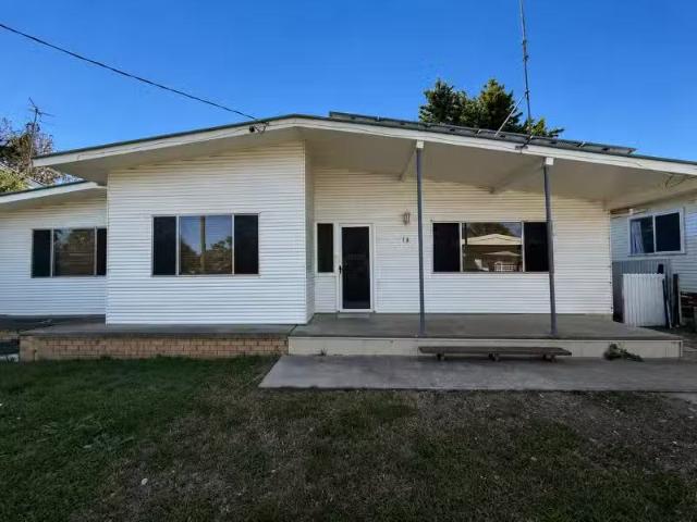 Unique 3 BR 11 Mac Arthur Street, Moree House for rent Listed.