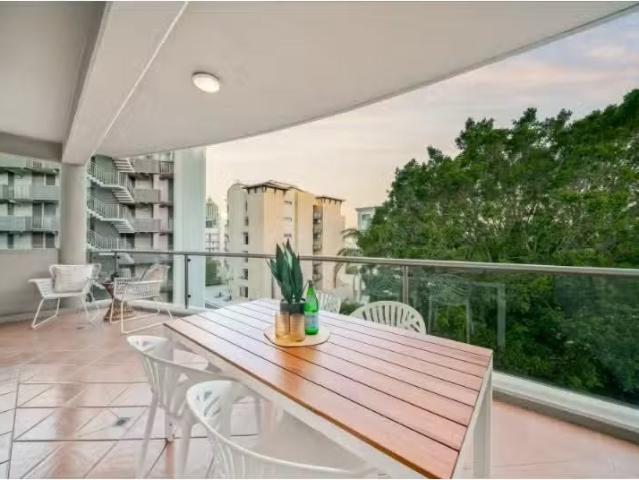 Nice 3 BR 12/69 Malcolm Street, WEST PERTH Apartment for rent.