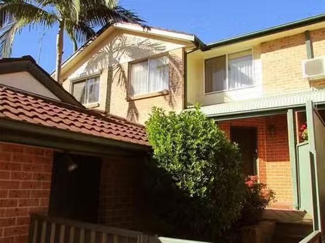 Cozy 3 BR 12/78 Jenkins Road, Carlingford, NSW 2118
