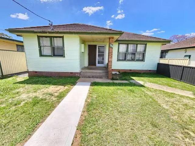 Cozy 3 BR 128 Willan Drive, Cartwright, NSW 2168