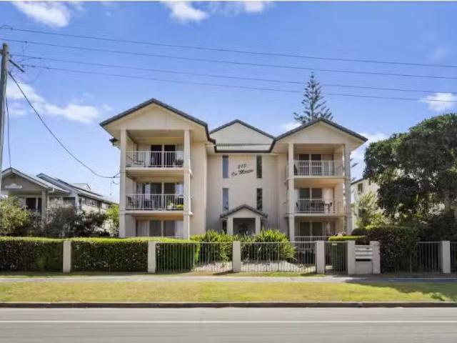 Charming 3 BR 1/210 Marine Parade, KINGSCLIFF House for rent.