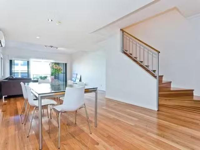 Cozy 3 BR 12/2 Agnew Way, Subiaco, WA 6008