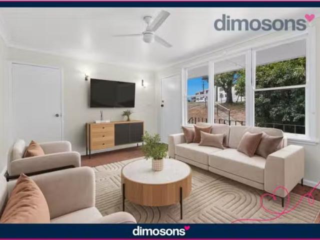New 3 BR 122 Lake Entrance Road, Mount Warrigal House for rent.