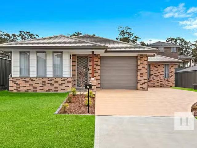 Nice 3 BR 12 Addison Avenue, Woongarrah, NSW 2259
