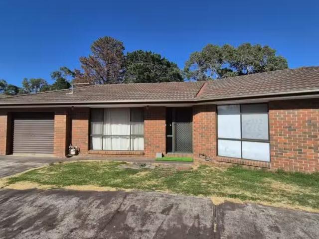 Just in! 3 BR 1/2 Elizabeth Street, Cranbourne North VIC 3977.
