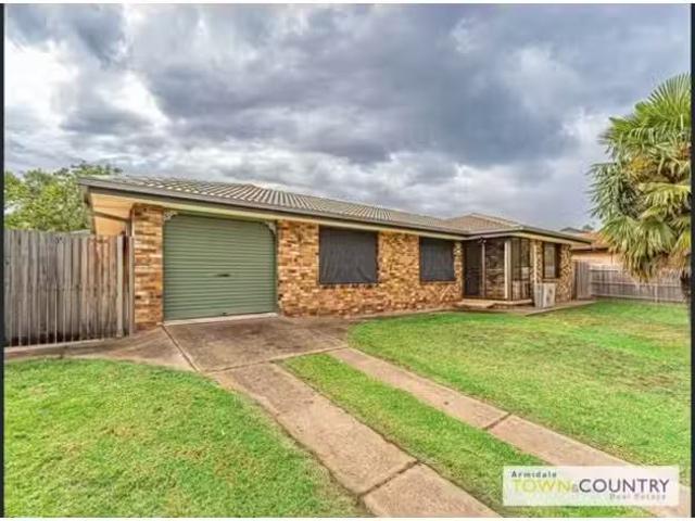 Unique 3 BR 12 Kennedy Street, ARMIDALE House for rent Listed.