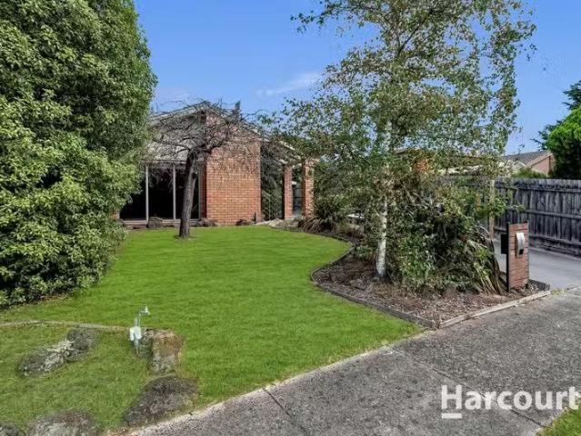 Unique 3 BR 12 Hollyview Court, ROWVILLE, VIC 3178 House for.