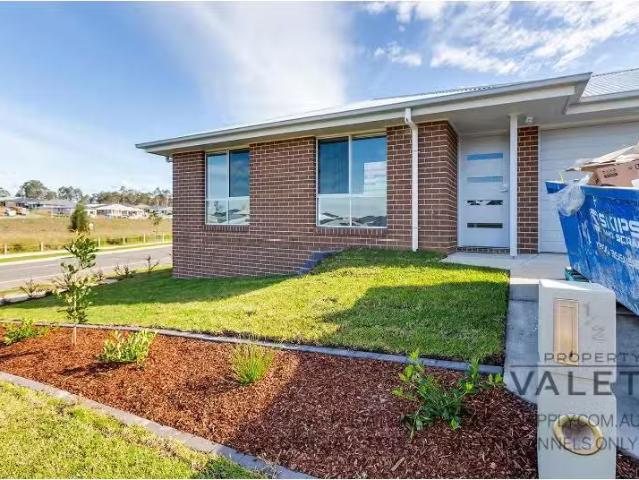 Charming 3 BR 1/2 Mapplewell Circuit, Farley Property for rent.