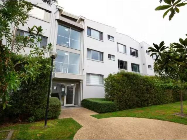 Deal! 3 BR 130/395 Antill Street, Watson Apartment for rent L.