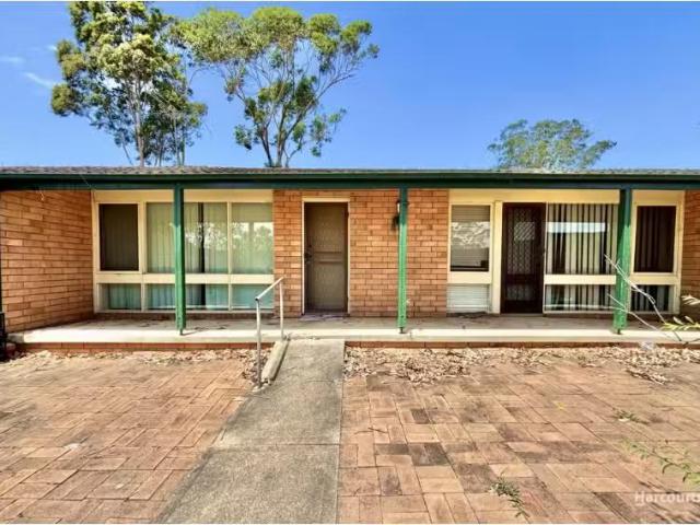 Nice 3 BR 13/1 Throsby Way, Ambarvale Apartment for rent List.