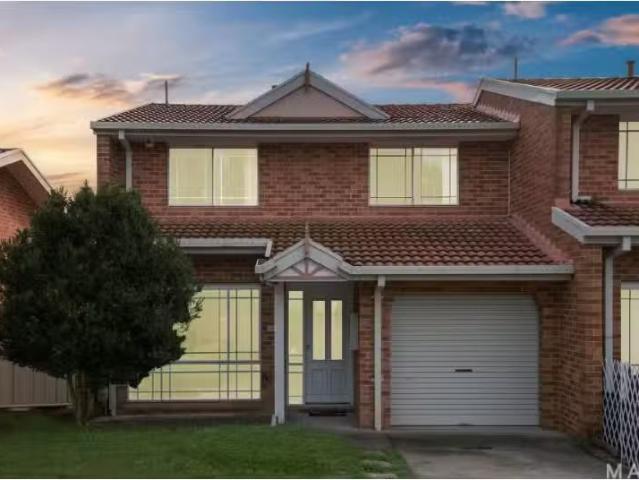 Unique 3 BR 13 Gang Gang Court, Ngunnawal House for rent List.