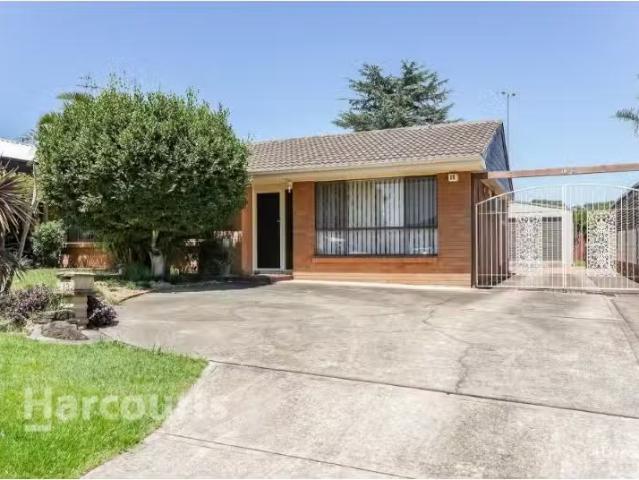 Cheap 3 BR 13 Shoalhaven Street, Ruse House for rent Listed b.
