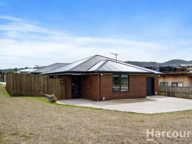 Deal! 3 BR 1/3 Winterborne Road, ROKEBY, TAS 7019 House for.