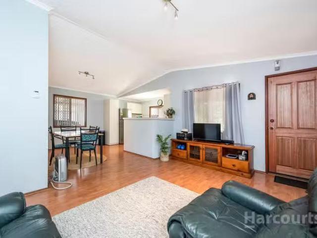 Nice 3 BR 13B Redbank Rise, GREENFIELDS, WA 6210 House for R.