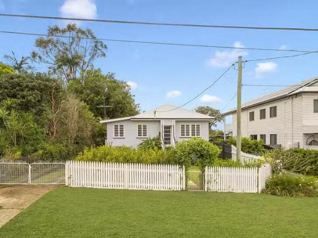 Deal! 3 BR 147A Saul Street, Brighton, QLD 4017
