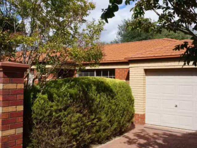 Rental! 3 BR 14 Hay Street, Box Hill South VIC 3128 House Fo.