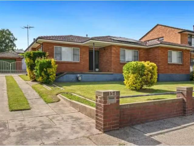 For Rent! 3 BR 154 Clinton Street, Orange House for rent List.