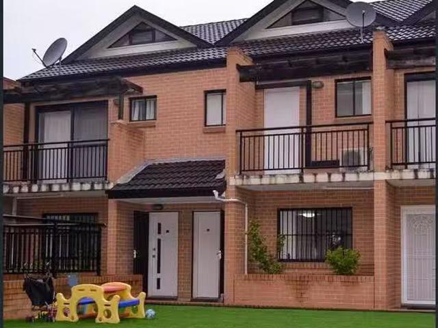Unique 3 BR 15/76 Mountford Avenue, Guildford, NSW 2161