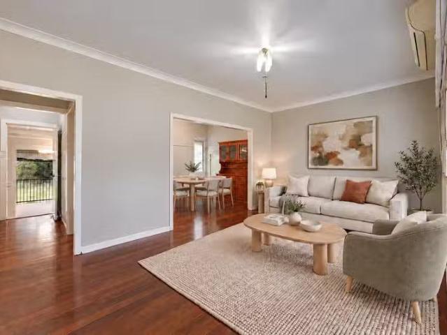 Cheap 3 BR 1528 Creek Road, CARINA, QLD 4152 House for Rent