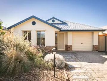 Cozy 3 BR 15 Offshore Avenue, ALDINGA BEACH, SA 5173 House f.