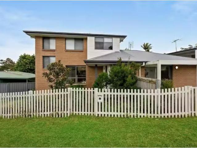 New 3 BR 1/5 Prince Street, Belmont North Townhouse for rent.