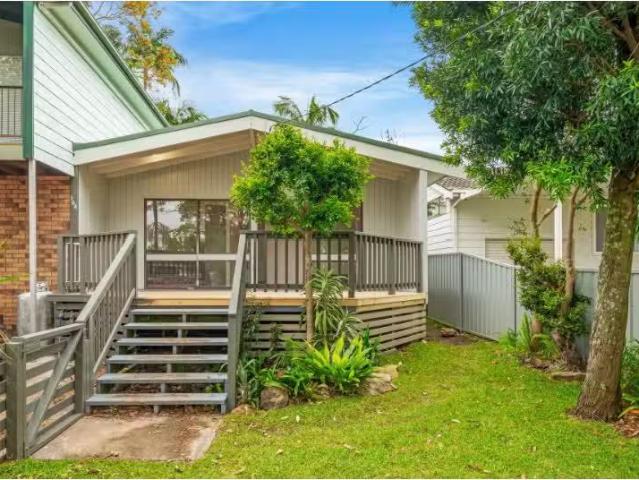 Charming 3 BR 166 Henderson Road, Saratoga Apartment for rent.