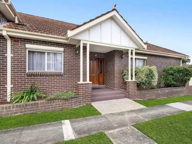 Cozy 3 BR 161 Burwood Road, CONCORD House for rent Listed by.