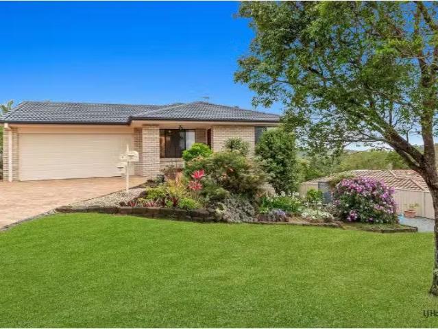 For Rent! 3 BR 1/6 Cedar Ridge, Banora Point Townhouse for ren.