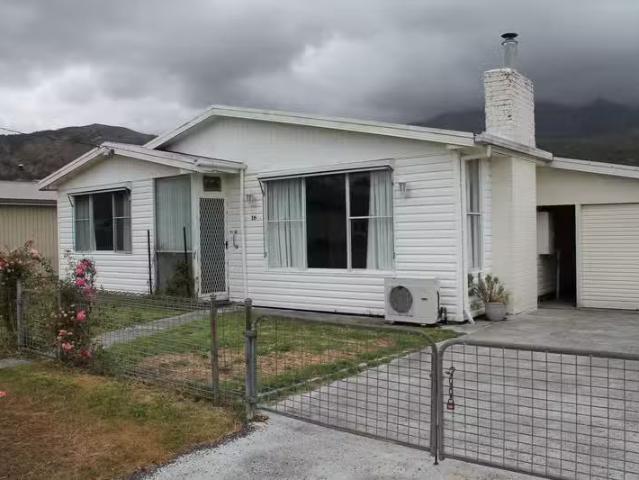 For Rent! 3 BR 16 Sedgewick Street, QUEENSTOWN, TAS 7467 Hou.