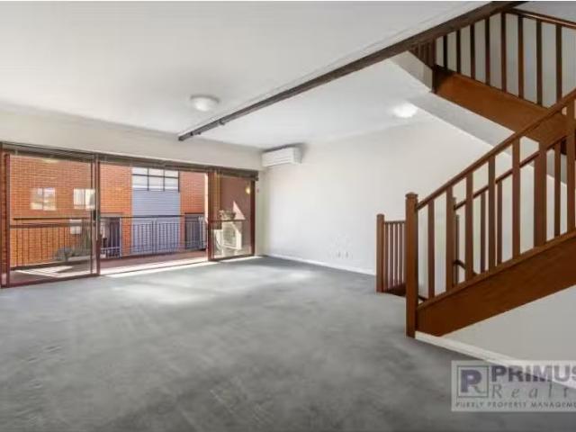 Deal! 3 BR 17/65 Palmerston Street, Perth Townhouse for rent.
