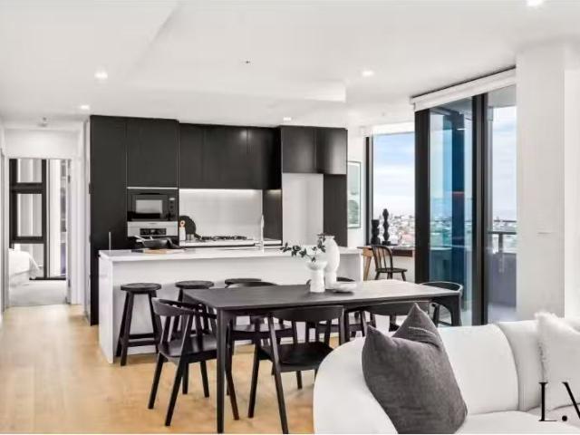 Cozy 3 BR 1703/466 King Street, Newcastle West Apartment for r.